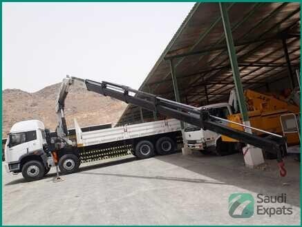heavy-equipment-rental-services-in-jeddah-cranes-manlifts-excavators-big-2