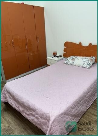 queen-size-bed-set-and-tv-console-for-sale-in-riyadh-big-0