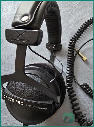 beyerdynamic-dt-770-pro-250-ohm-headphones-dammam-big-1