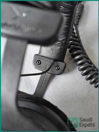 beyerdynamic-dt-770-pro-250-ohm-headphones-dammam-big-3