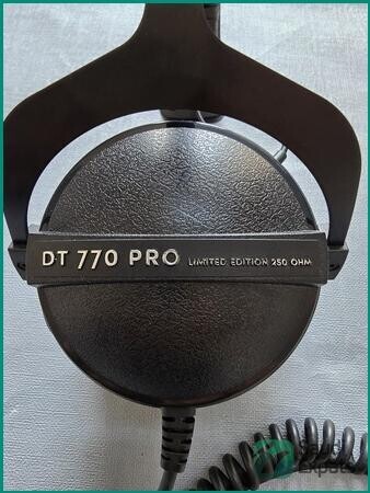 beyerdynamic-dt-770-pro-250-ohm-headphones-dammam-big-2
