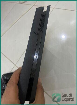 buy-ps4-slim-1tb-with-controllers-excellent-condition-big-3