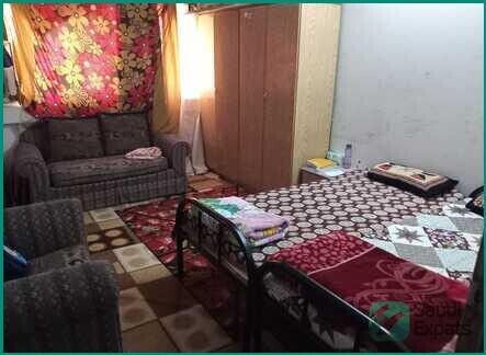 furnished-2bhk-family-flat-in-al-batha-with-appliances-for-25000-saryear-big-1