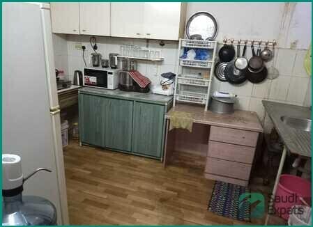 furnished-2bhk-family-flat-in-al-batha-with-appliances-for-25000-saryear-big-3