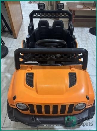 used-jeep-motor-toy-for-kids-with-charger-in-dammam-big-0