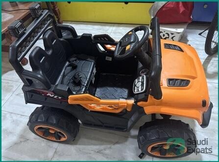 used-jeep-motor-toy-for-kids-with-charger-in-dammam-big-4