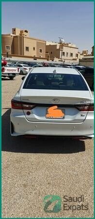 toyota-yaris-y-plus-2024-lease-transfer-azizia-big-1