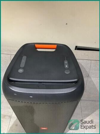 jbl-party-box-300-bluetooth-speaker-khobar-big-1