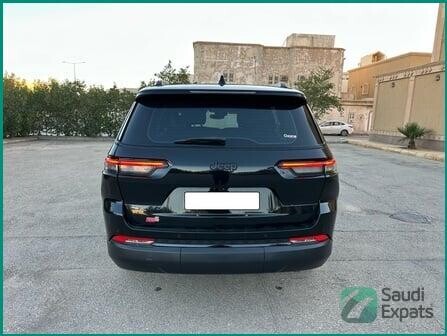 2023-jeep-grand-cherokee-in-riyadh-low-mileage-excellent-condition-warranty-big-4