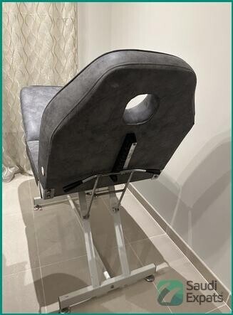 salonspa-chair-in-excellent-condition-dhahran-big-0