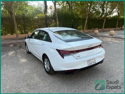 2022-hyundai-elantra-excellent-condition-riyadh-big-4