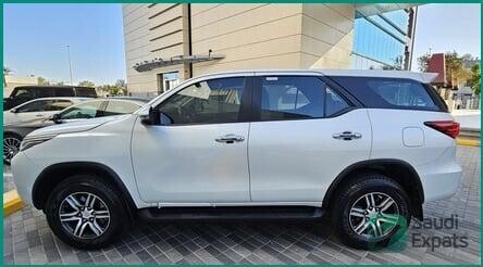 toyota-fortuner-2023-in-excellent-condition-for-sale-in-jeddah-big-3