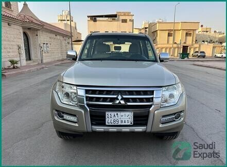 mitsubishi-pajero-gls-2020-4x4-for-sale-in-riyadh-family-suv-low-mileage-big-2