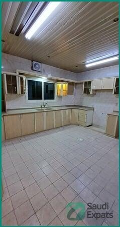 spacious-family-villa-for-rent-in-al-rakah-al-janoubia-khobar-big-4