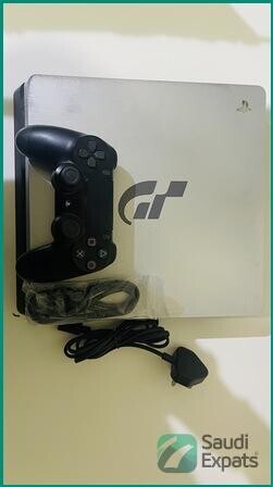 ps4-slim-1tb-gran-turismo-edition-for-sale-in-riyadh-big-4