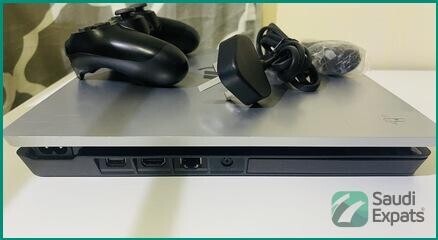 ps4-slim-1tb-gran-turismo-edition-for-sale-in-riyadh-big-1