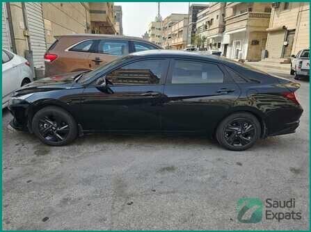 2023-hyundai-elantra-16-lease-transfer-in-dammam-black-80000-km-big-0