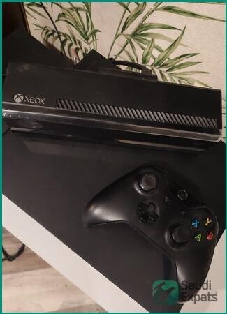 xbox-one-x-with-kinect-and-ssd-upgrade-in-jeddah-big-1