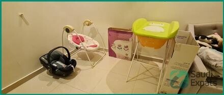 bundle-of-baby-essentials-car-seat-bath-tub-more-in-riyadh-big-0