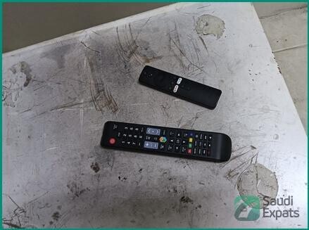 samsung-28-smart-tv-with-iptv-subscription-in-jubail-big-1