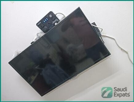 samsung-28-smart-tv-with-iptv-subscription-in-jubail-big-2