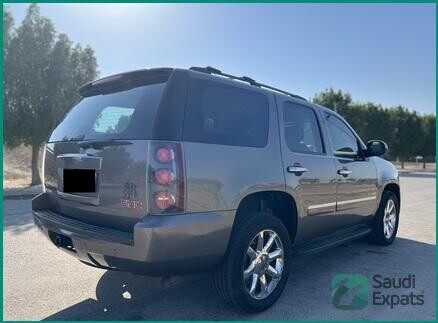 2012-gmc-yukon-for-sale-in-jubail-well-maintained-4x4-280499-km-big-3