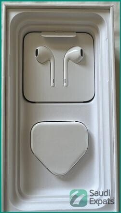 iphone-11-black-64gb-in-khobar-sar-950-big-4