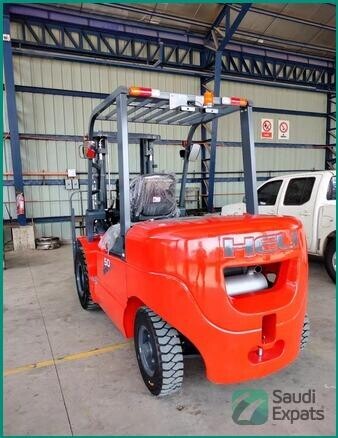 forklifts-and-mobile-cranes-for-sale-in-al-baha-big-2
