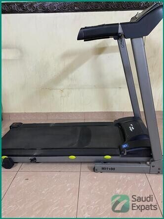 new-strength-master-mi-1100-treadmill-for-sale-in-riyadh-big-0