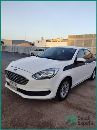ford-escort-2020-automatic-55300-km-excellent-condition-al-olaya-big-2