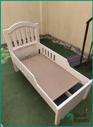 affordable-single-kids-bed-in-excellent-condition-jubail-big-1