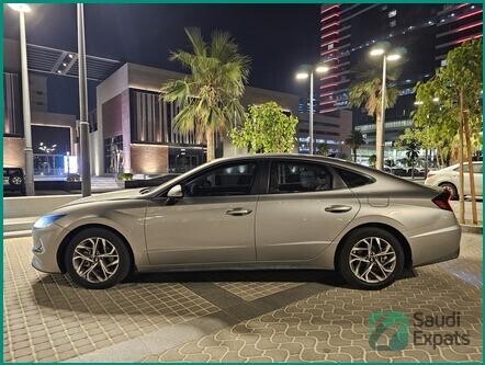 2021-hyundai-sonata-in-excellent-condition-khobar-big-3
