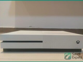 for-sale-xbox-one-s-with-games-and-controller-in-riyadh