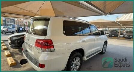2021-toyota-land-cruiser-gxr-3-v6-excellent-condition-riyadh-big-2