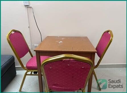 sturdy-table-with-3-chairs-for-sale-in-riyadh-big-1