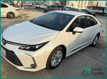 2024-toyota-corolla-executive-xli-15l-available-in-dammam-big-4