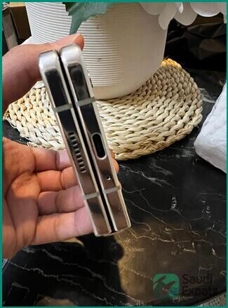 samsung-galaxy-fold-5-256gb-white-pristine-condition-in-riyadh-big-4