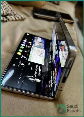 samsung-galaxy-fold-5-256gb-white-pristine-condition-in-riyadh-big-2