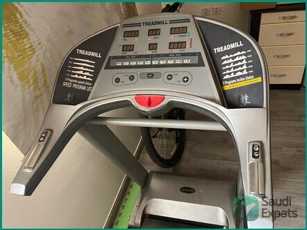 cobra-treadmill-with-incline-option-excellent-condition-in-riyadh-big-1