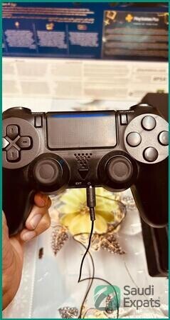 ps4-pro-1tb-for-sale-with-psn-account-excellent-condition-big-2