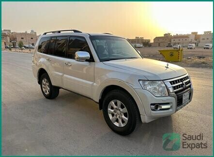 2016-mitsubishi-pajero-gls-4wd-for-sale-in-riyadh-big-0