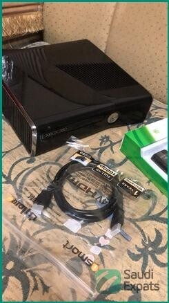xbox-360-slim-with-kinect-controllers-and-50-games-big-3