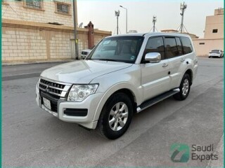 2017-mitsubishi-pajero-gls-4wd-for-sale-in-riyadh